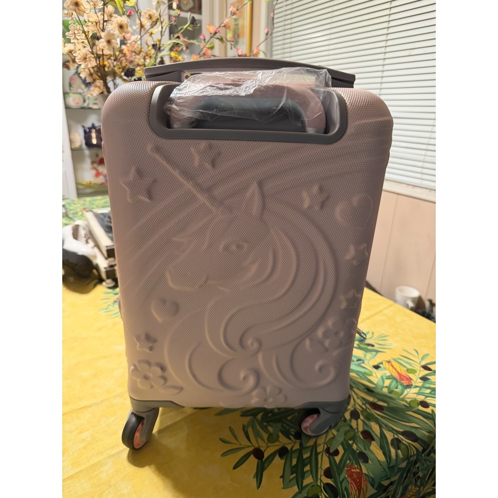 IT Luggage Kids Pink Unicorn Hardshell 18 Inch Spinner Carry On Suitcase